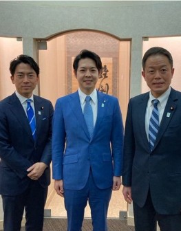 自民党総裁選