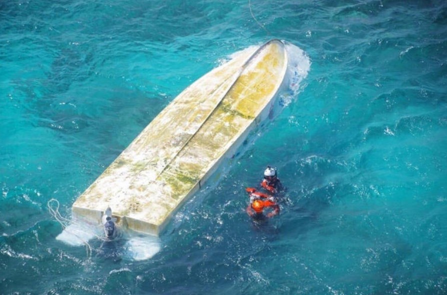辺野古転覆事故